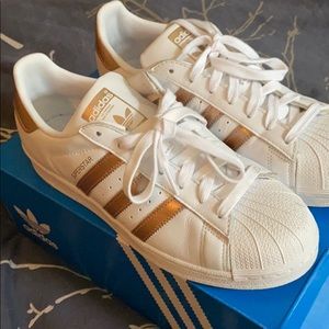 Adidas Superstar Sneakers (Rose Gold Stripe)